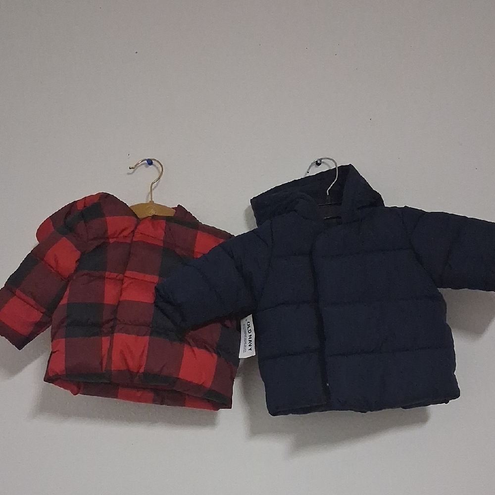 2 Awesome OLD NAVY BABY PUFFER JACKETS SZ 3-6